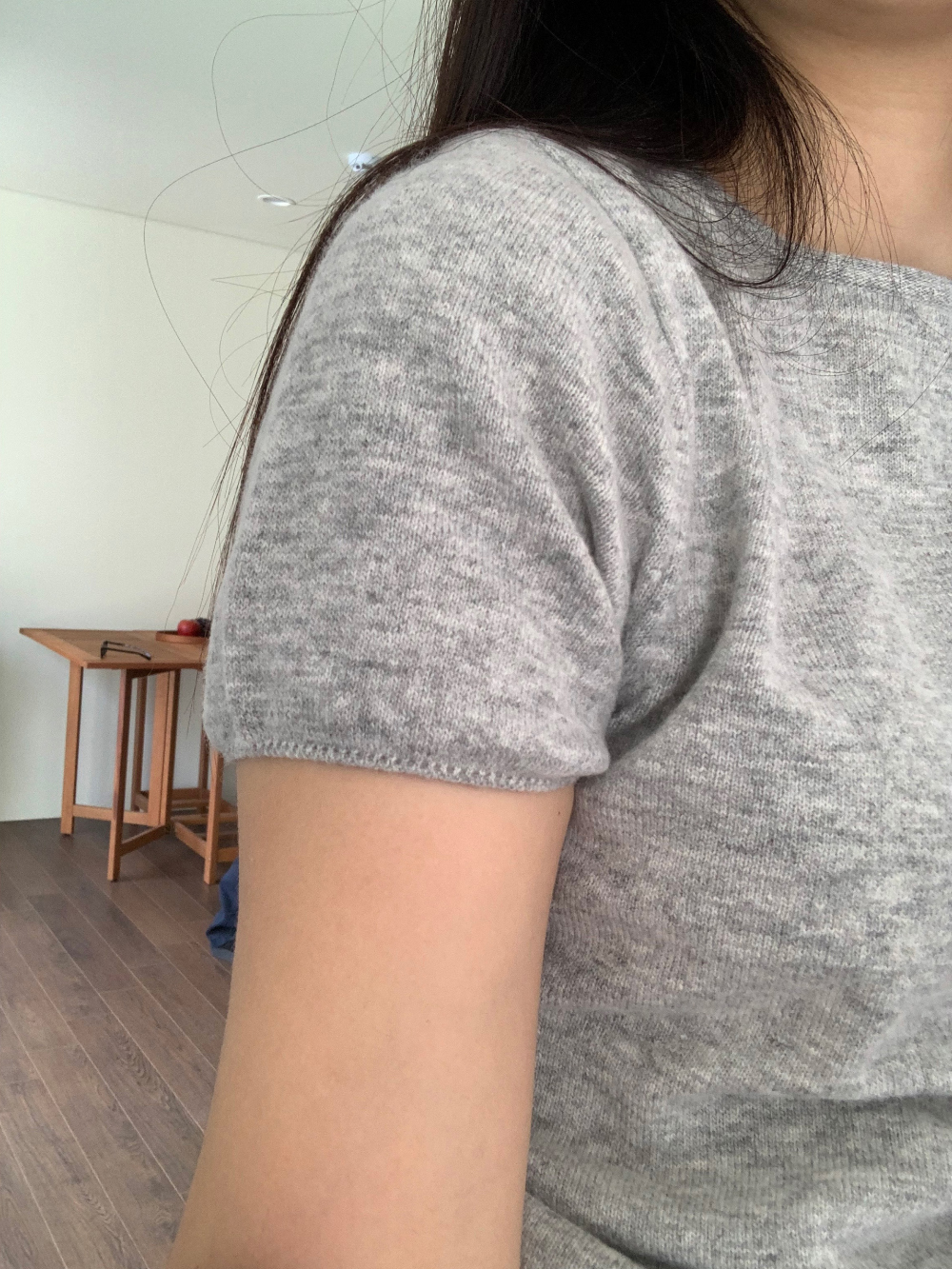 반팔 티셔츠 모델 착용 이미지-S1L69